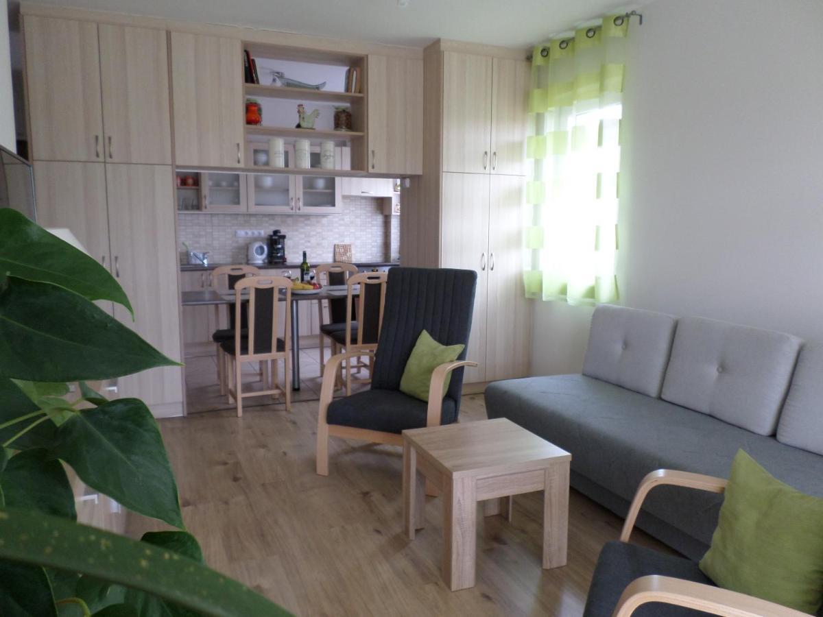 Lakoparki Apartman Veszprem Exterior photo